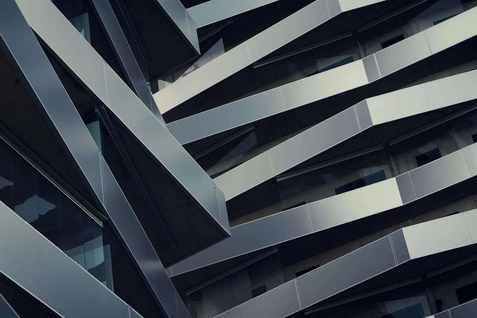 Architectural image of a building made with complex metallic architecture
